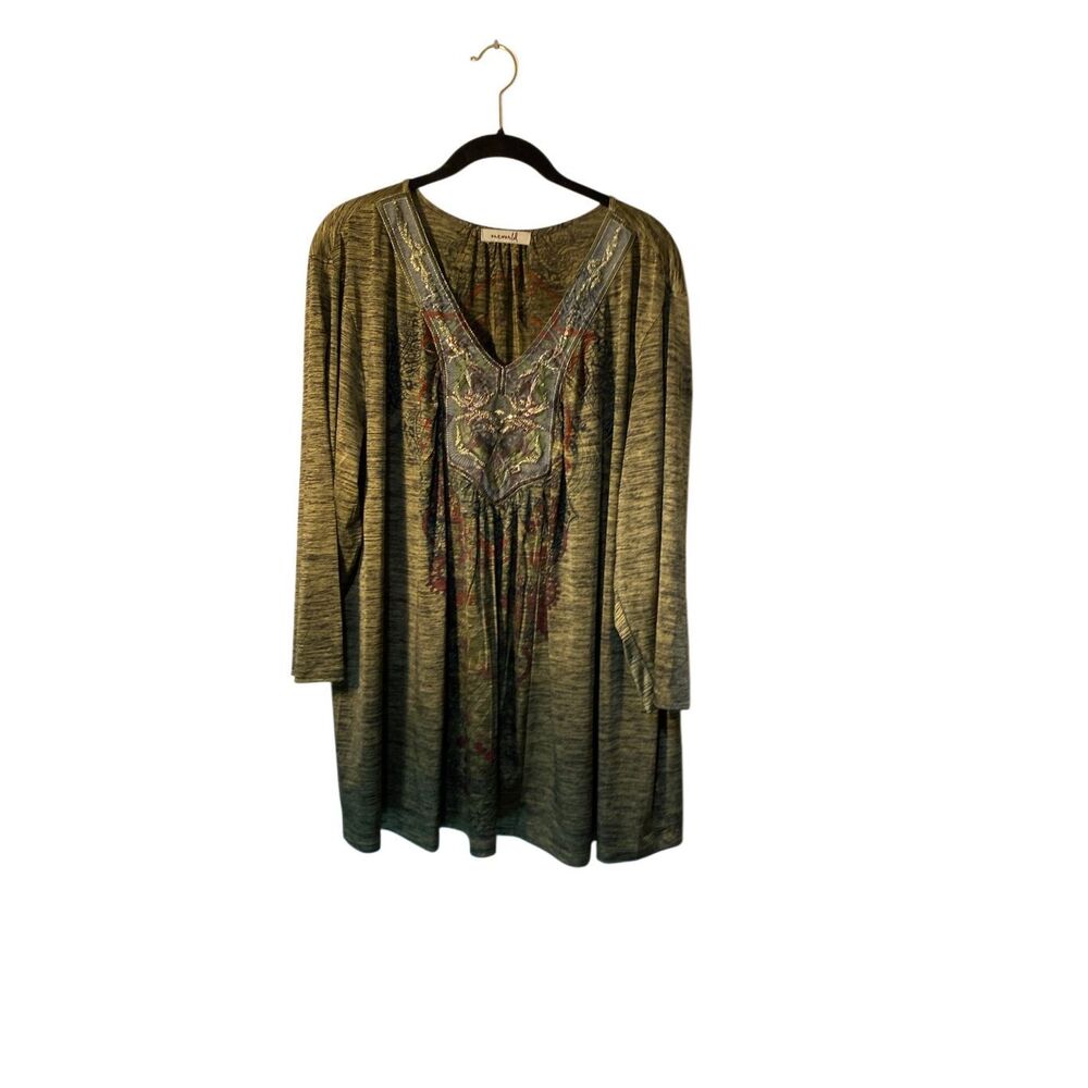 One world women’s beaded, sequin BoHo, green, and gold top 2X